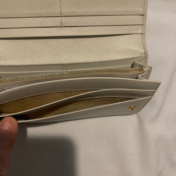 Genuine Prada bow tie wallet with authentication - Picture 13 of 16